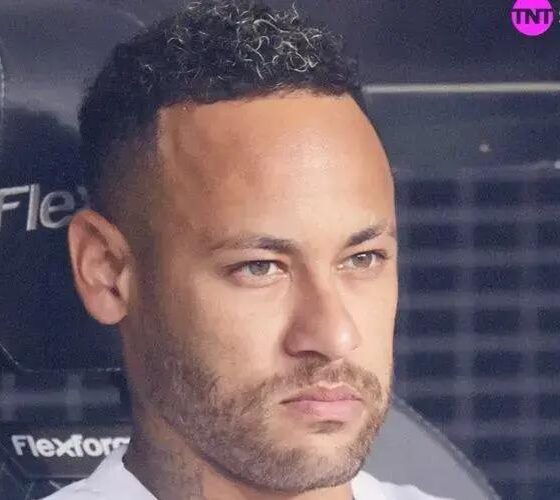 Neymar se pronuncia após confusão com torcedor do Santos: "Desculpa pelo descontrole"