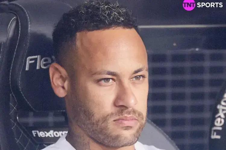 Neymar se pronuncia após confusão com torcedor do Santos: "Desculpa pelo descontrole"