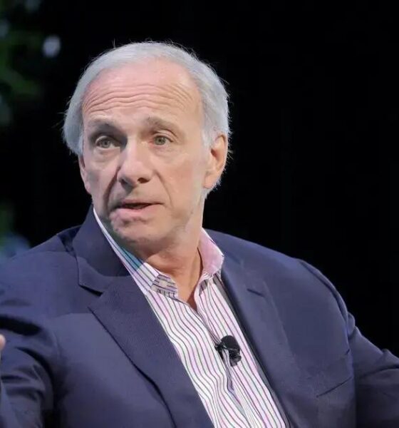 Bridgewater muda estratégia e zera ações na China, ampliando big techs