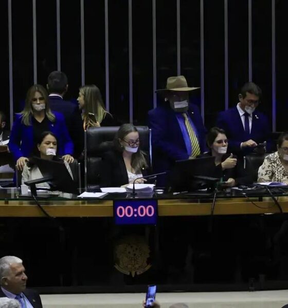 Câmara aprova projeto que pune obstrução das atividades legislativas