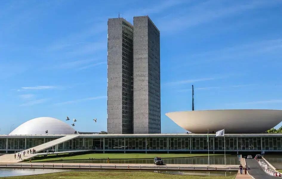 Câmara dos Deputados votará urgência de projeto para proteção infantil na web
