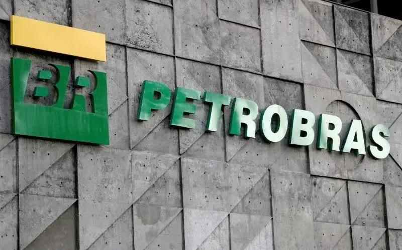 Estatais Federais: Faturamento Recorde e Desafios no Lucro