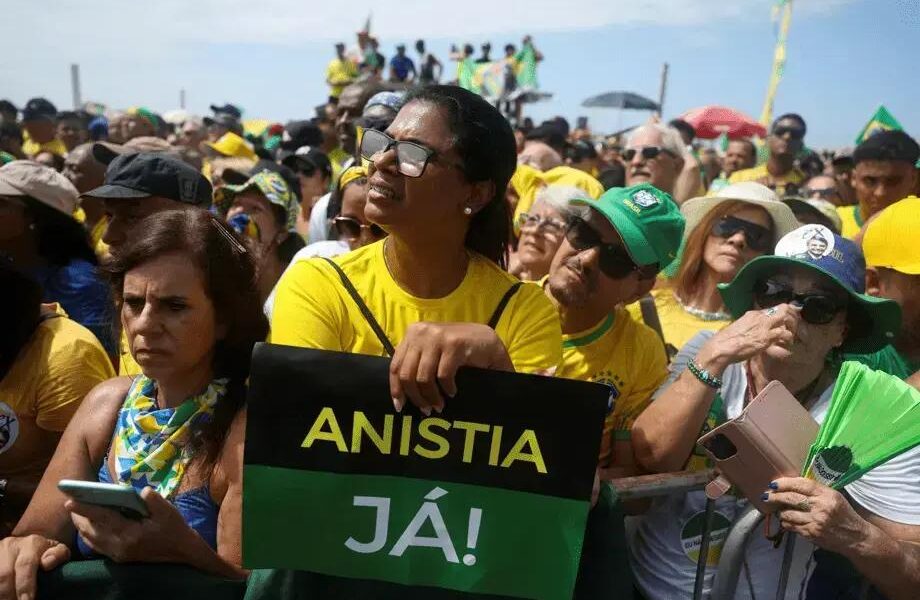 Maioria dos brasileiros rejeita anistia aos condenados e aprova Judiciário