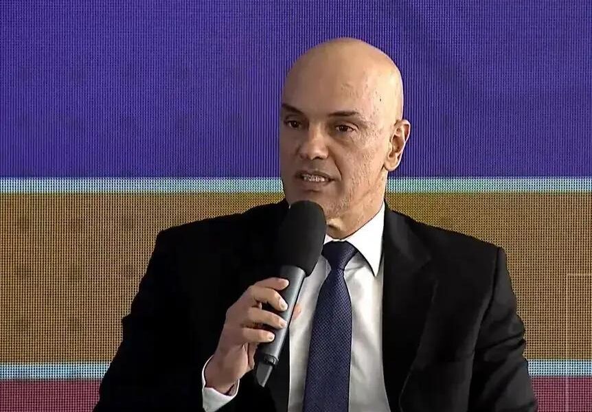 Moraes esclarece tramitação do processo contra Bolsonaro e destaca imparcialidade