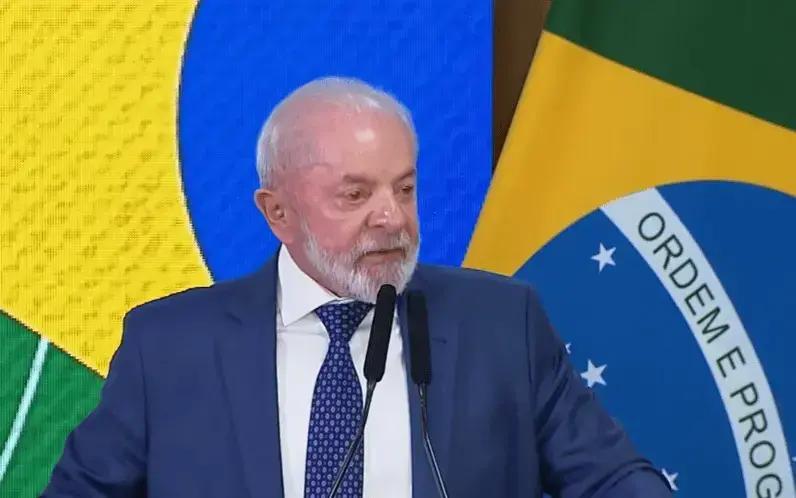 Projeto de Lula proíbe acesso a redes sociais para menores de 12 anos