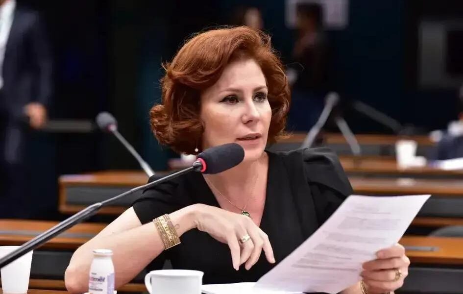 STF condena Carla Zambelli a 5 anos e 3 meses de prisão