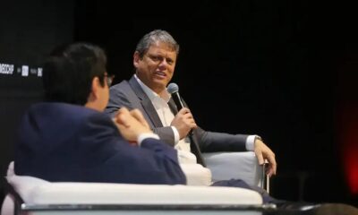 Tarcísio de Freitas propõe negociações com Trump para derrubar tarifas