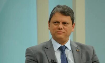 Tarcísio expressa preocupação com investigações por críticas no Brasil