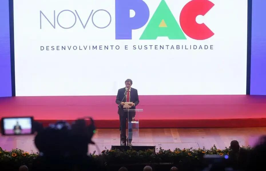 A ONG Transparência International critica falta de dados sobre o PAC
