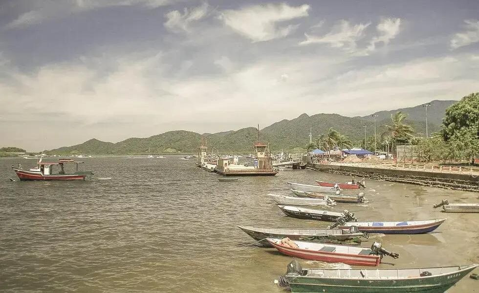 Alerta de ressaca do mar e ventos fortes em São Paulo