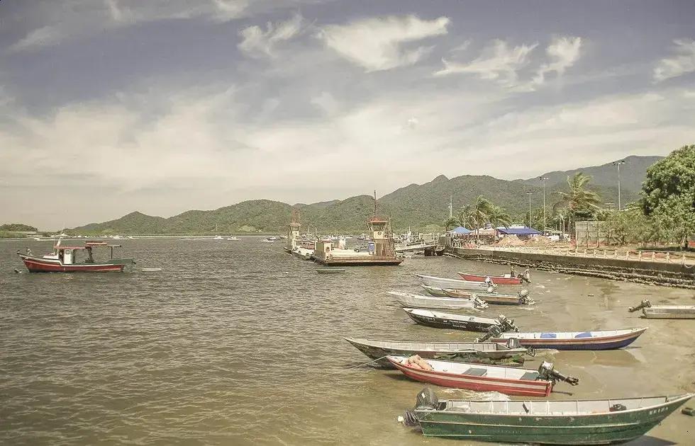 Alerta de ressaca do mar e ventos fortes em São Paulo