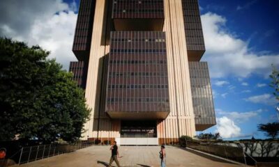 Daniel Vorcaro nega acusações de contratação de influenciadores contra o BC