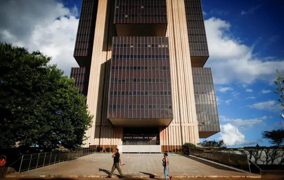 Daniel Vorcaro nega acusações de contratação de influenciadores contra o BC