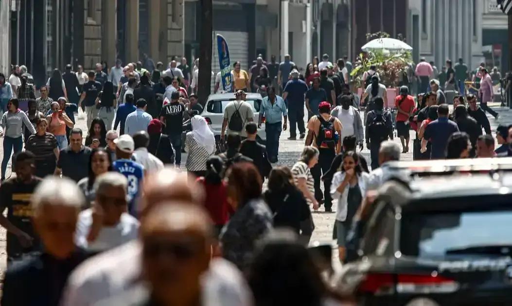 Dívida pública brasileira deve crescer até 88,6% do PIB até 2032