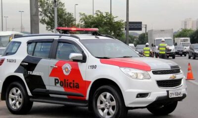 Fuzil desviado da Polícia Militar é encontrado com traficantes no Rio