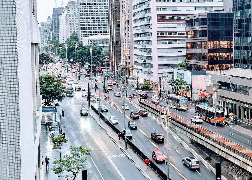 Homem morre após queda de escada no Shopping Cidade, Avenida Paulista