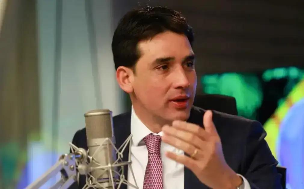 Ministro anuncia R$ 5,5 bilhões para financiamento de companhias aéreas