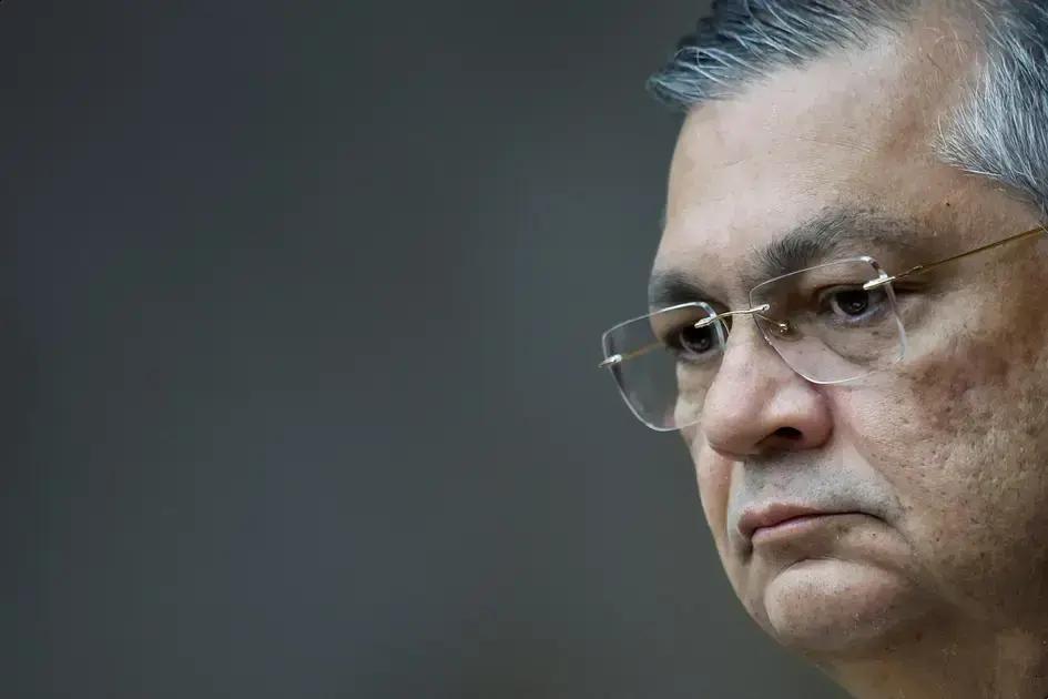 STF aceita denúncia contra enfermeira por ofensas a Flávio Dino em voo