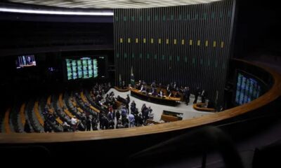 Câmara dos Deputados aprova criação de 16,3 mil novos cargos