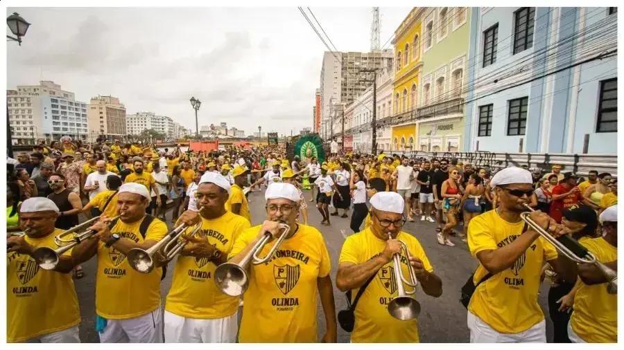 Camisa do filme impulsiona vendas do bloco Pitombeira dos Quatro Cantos em Olinda