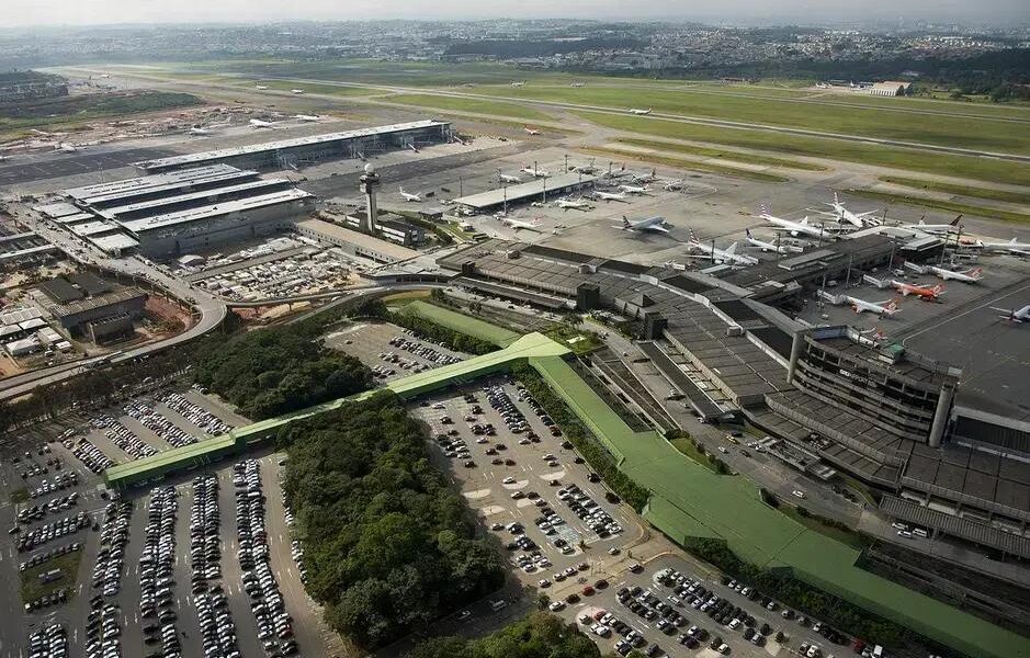 Jovem é detido após trote de falsa bomba em aeroporto de Guarulhos