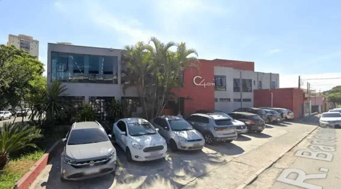 Polícia investiga morte de aluna em piscina de academia de São Paulo