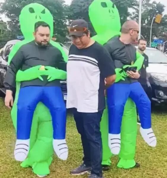 Policiais fantasiados prendem vendedores de bebidas clandestinas em SP