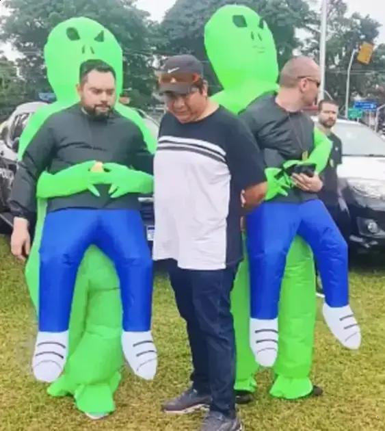 Policiais fantasiados prendem vendedores de bebidas clandestinas em SP