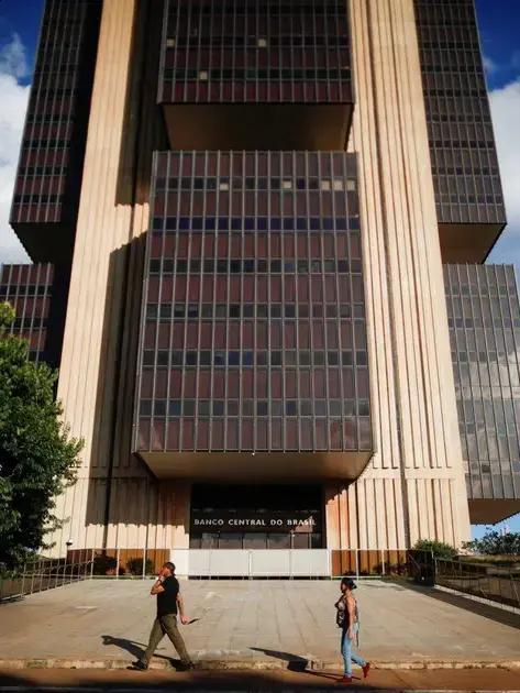 PT critica BC e pede revisão da meta de inflação em nova resolução