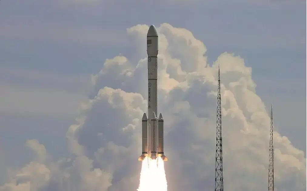 SpaceSail chega ao Brasil: mais concorrência na internet via satélite