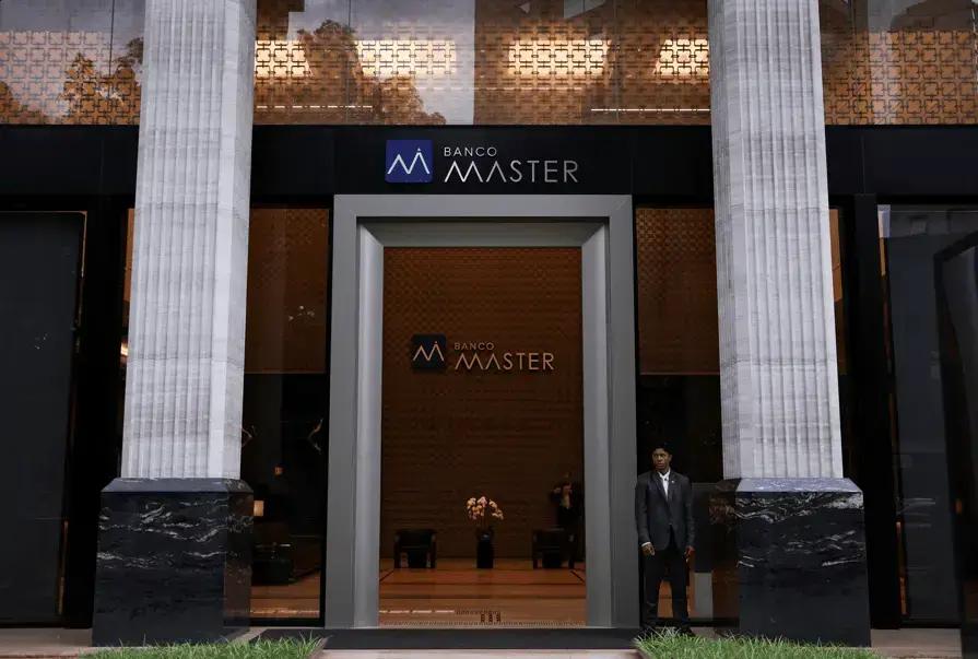 TCE investiga aplicações da Cedae no Banco Master de R$ 218 milhões