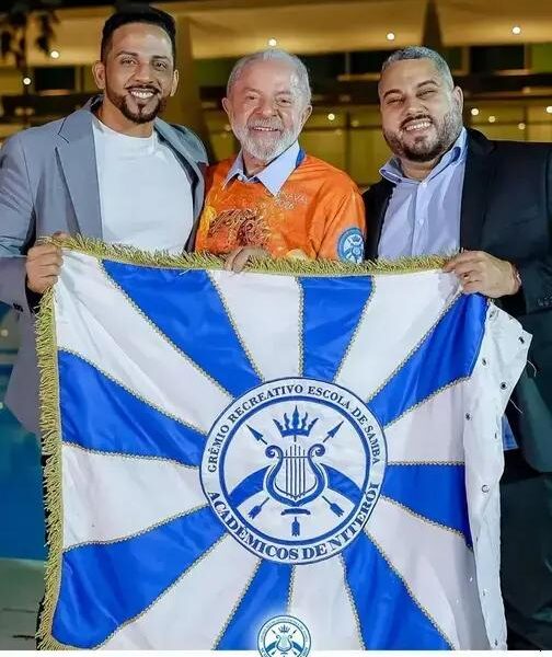 TCU sugere bloqueio de R$ 1 milhão para escola de samba em homenagem a Lula