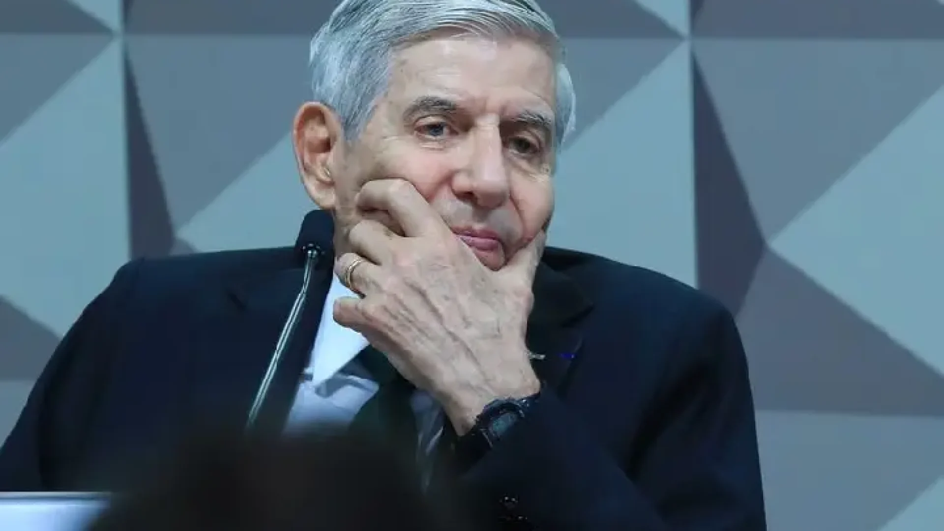 URGENTE: "Doutor" Moraes toma nova decisão sobre General Heleno